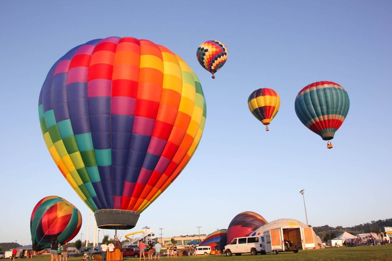 Balloons over Branson Creek 2012 - Early dawn picture
Over 20 colorful Hot Air Balloons filled the skies over Branson, MO