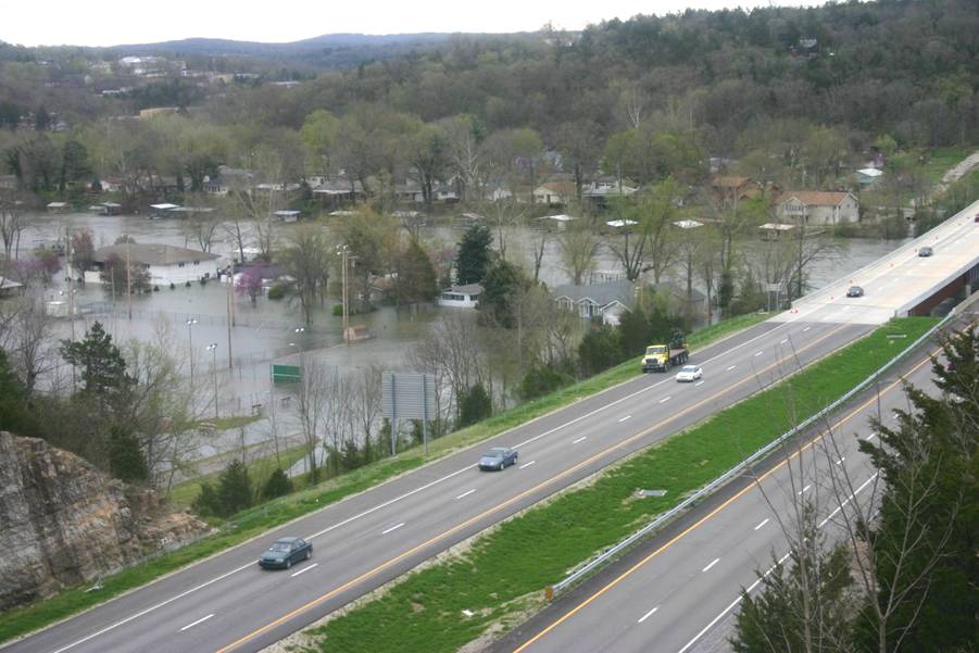 Flooding at Alexander Park along Lake Taneycomo in Branson, Mo.  Picture By Bob Gard.