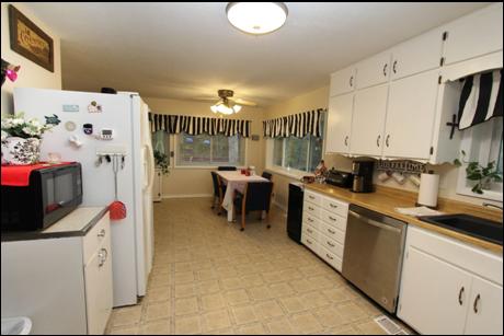 Kitchen and Breakfast area 