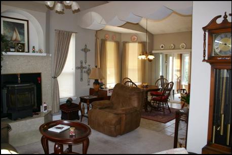 Open and Spacious living and dining room