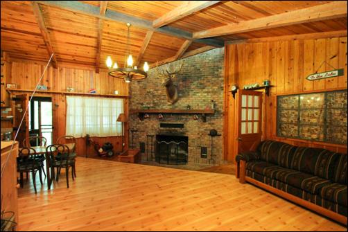 Rustic Pine family room.
Perfect vacation get away!